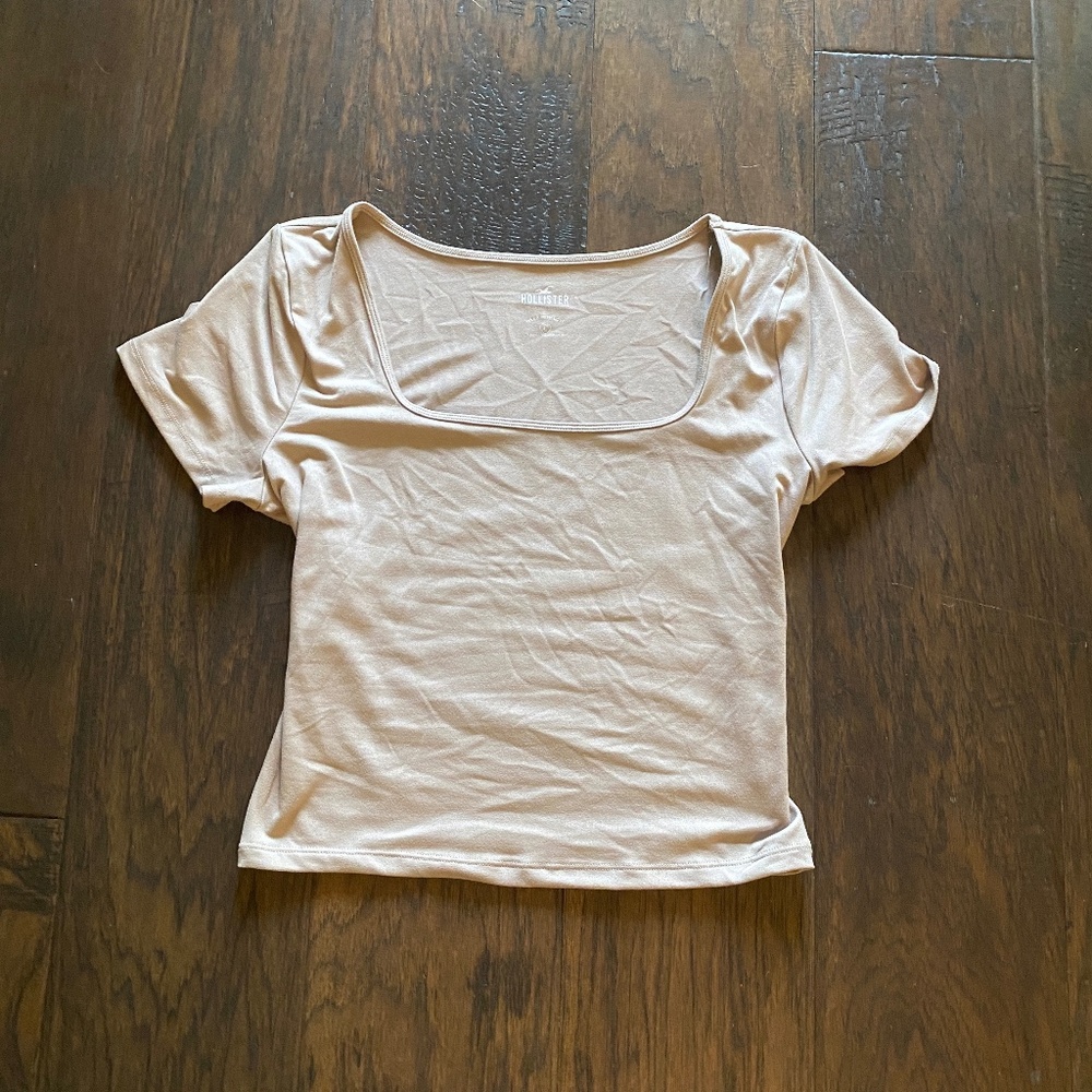 Hollister square neck cropped shirt